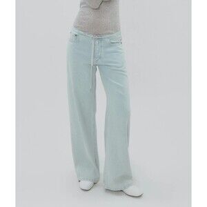 Light Wash Straight Leg Women’s Jeans